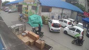 抓人现场吃瓜群众,吃瓜群众见证抓捕瞬间